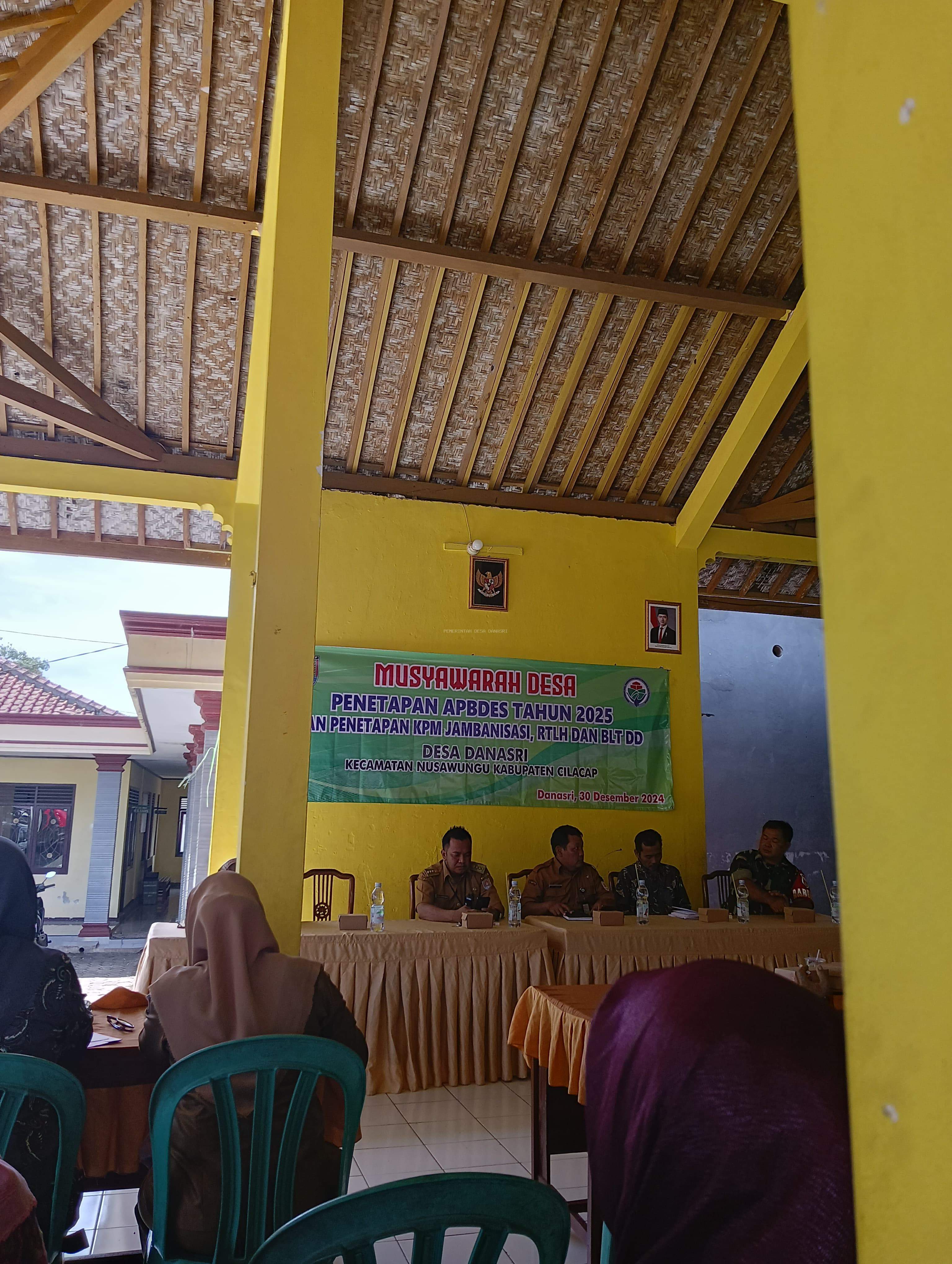 MUSYAWARAH DESA : Penetapan APBDES Dan KPM Desa Danasri Tahun 2025