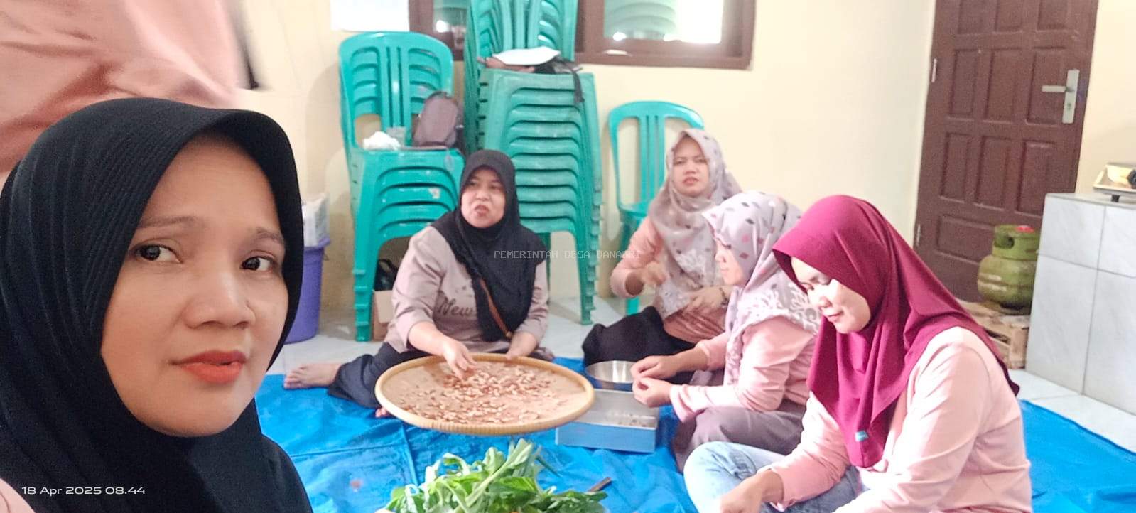 KEGIATAN MEMASAK PMT BALITA ANGGREK 3 HARI KE-5