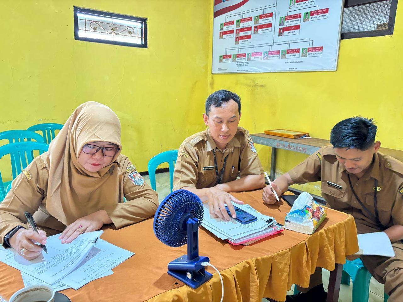 MONITORING DAN EVALUASI PENGELOLAAN KEUANGAN DESA SEMESTER I